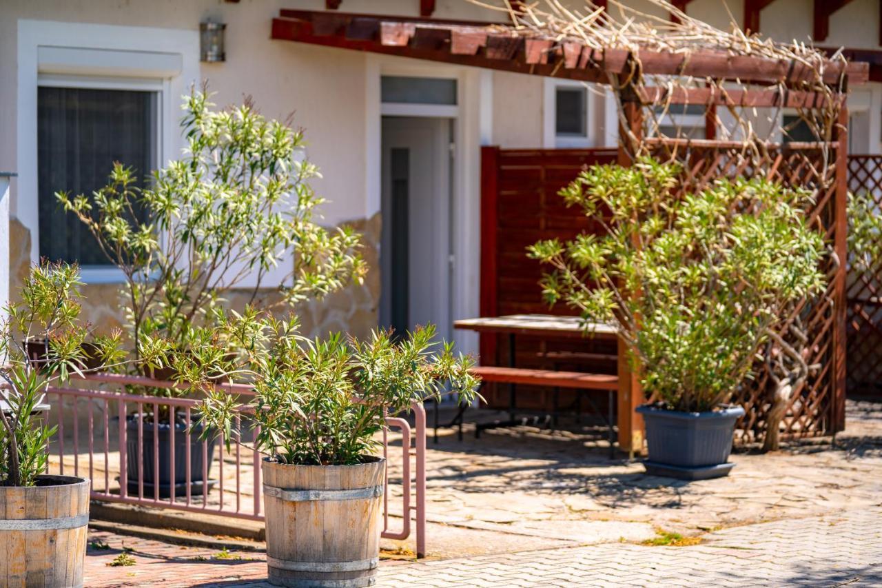 Pelso Apartman Zamárdi Esterno foto
